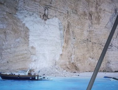 Κατολίσθηση στο Ναυάγιο: Στο σημείο του ατυχήματος κλιμάκιο του EKΠΑ με επικεφαλής τον Ευθύμιο Λέκκα